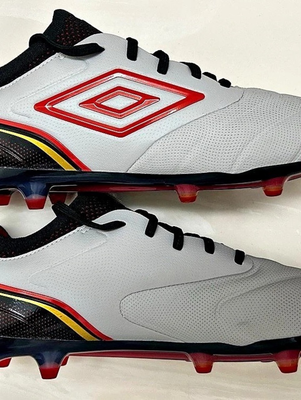 Umbro Tocco V Pro FG Soccer Cleats Gray Red NWOB Men’s Size 11
